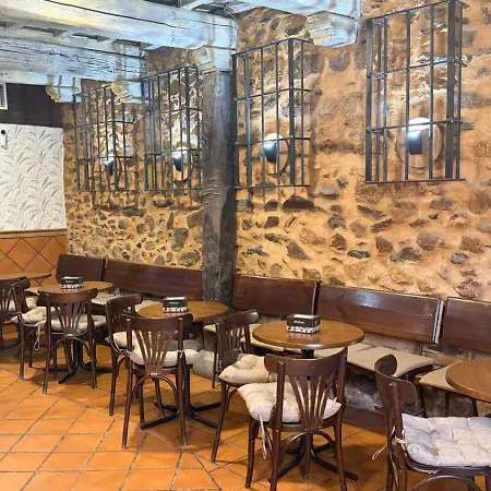 Rural La De Lia Hotell 2*